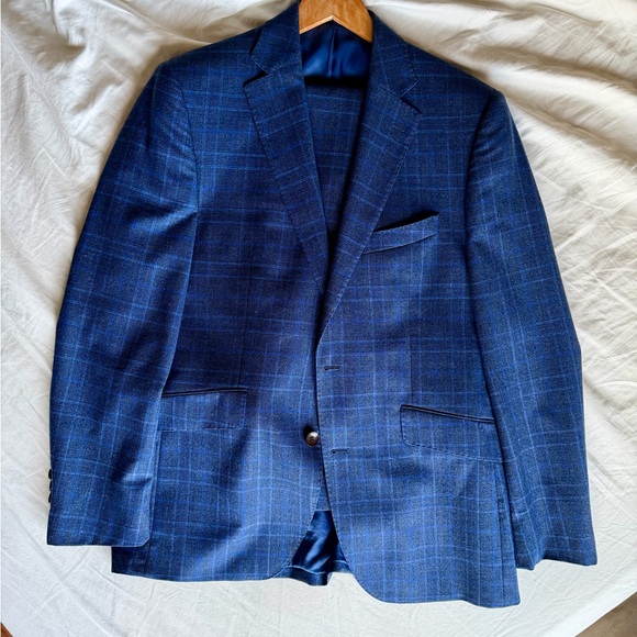 Italian Classic Wool Blue Checkered Men's Suit. Luxury fabric an construction